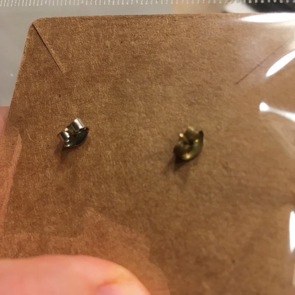 Holiday Christmas wreath earrings - Picture 5 of 5